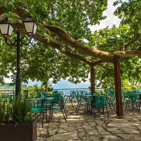 «σκλάβας χνάρι» παραδοσιακός ξενώνας *