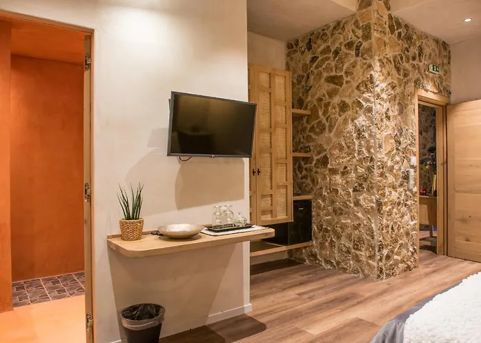 «σκλάβας χνάρι» παραδοσιακός ξενώνας Magouliana