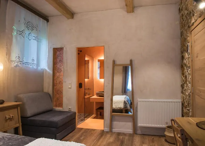 «σκλάβας χνάρι» παραδοσιακός ξενώνας