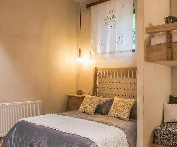 «σκλάβας χνάρι» παραδοσιακός ξενώνας *